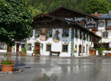 2019-07-13-Dorfplatz-nach-dem-Regen-P1050284