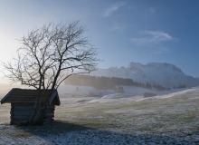 Kleiner Stadl mit Karwendel- und Wettersteingebirge