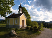 Kapelle Maria Rast bei Krün im Frühling