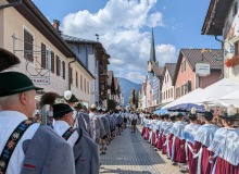 Die Wallgauer Trachtler beim Festzug in der Ludwigstraße. Gaufest 2025 in Partenkirchen